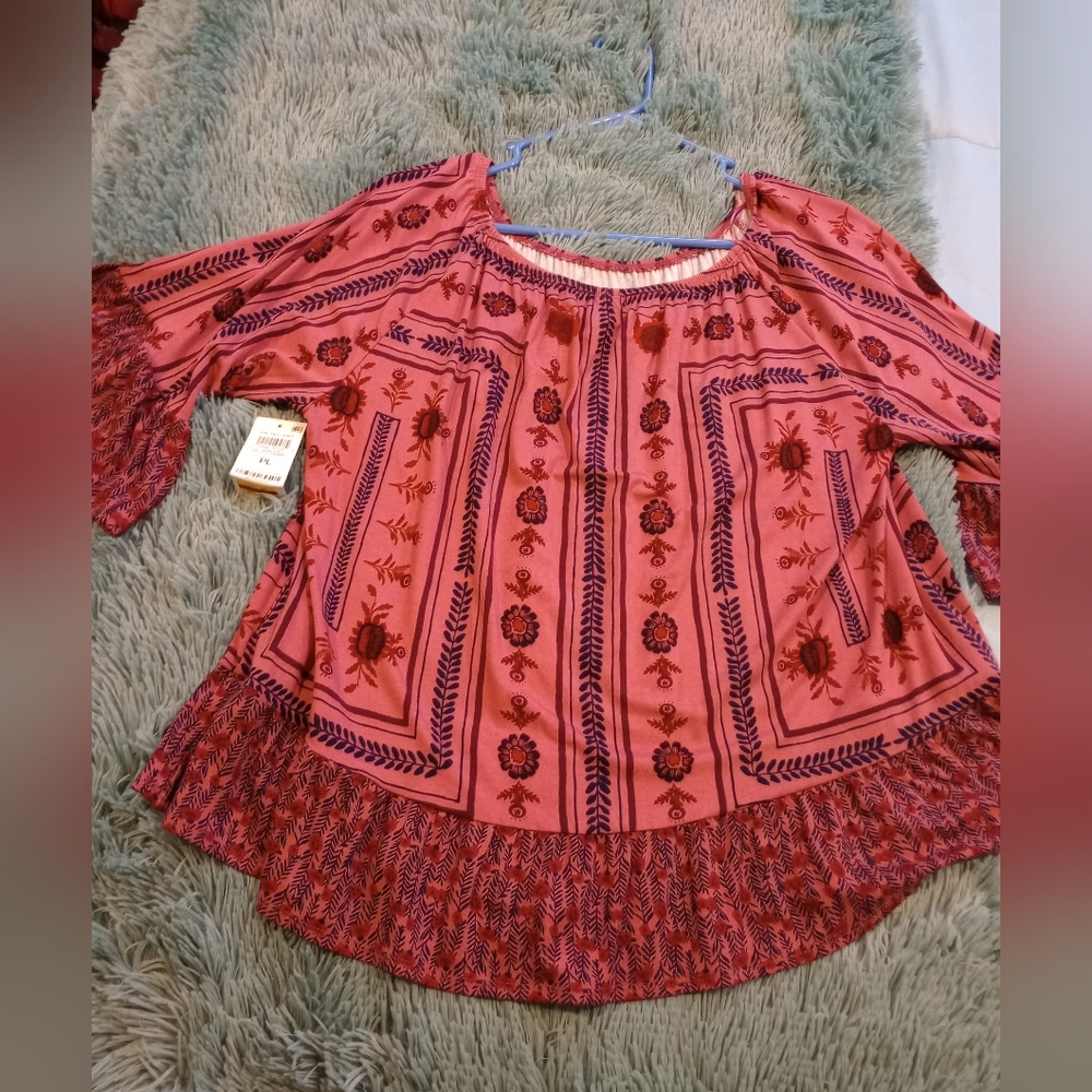 Floral Patterned Pink Top